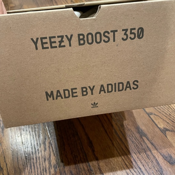 Yeezy Boost 350 V2 Citrin - Picture 8 of 13